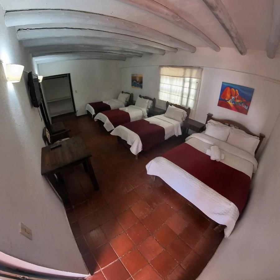 Hotel Abahunza 3*